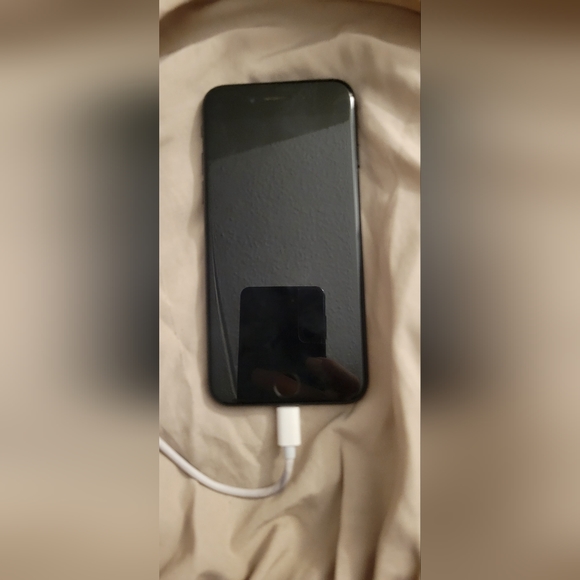 Iphone 7 - Picture 2 of 3